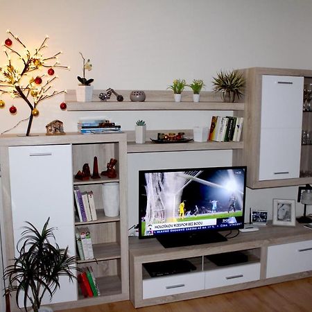 Pine Wood Apartment วิชเน รุชบาคีย์ ภายนอก รูปภาพ