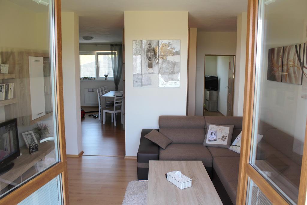 Pine Wood Apartment วิชเน รุชบาคีย์ ห้อง รูปภาพ