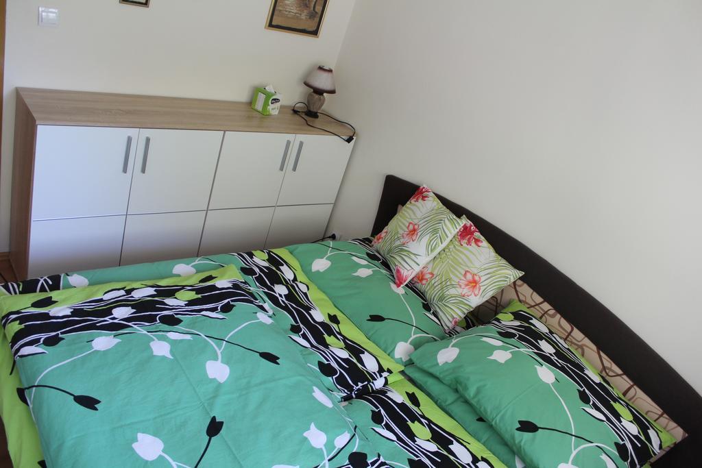 Pine Wood Apartment วิชเน รุชบาคีย์ ภายนอก รูปภาพ