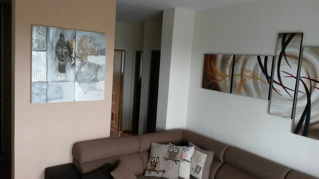 Pine Wood Apartment วิชเน รุชบาคีย์ ภายนอก รูปภาพ