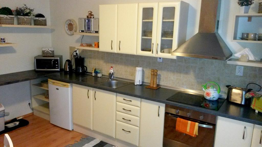 Pine Wood Apartment วิชเน รุชบาคีย์ ภายนอก รูปภาพ